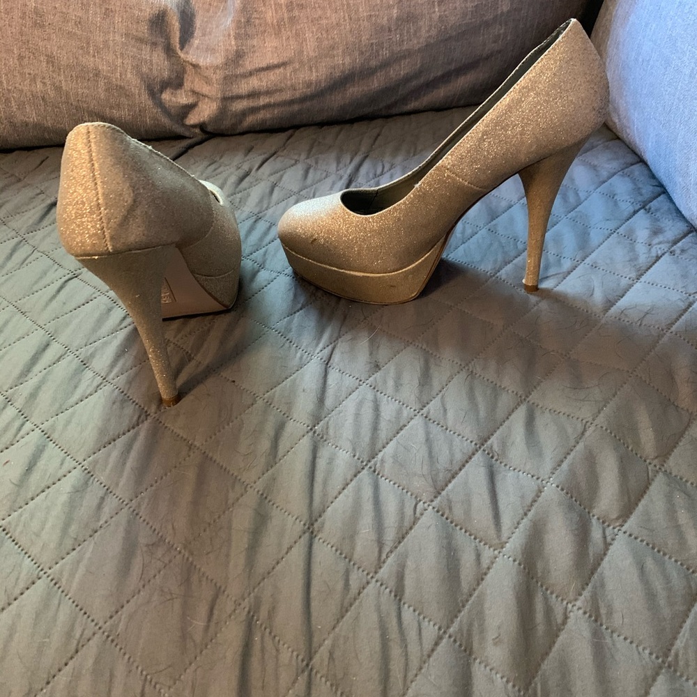 Gold sparkle heels - Picture 2 of 6